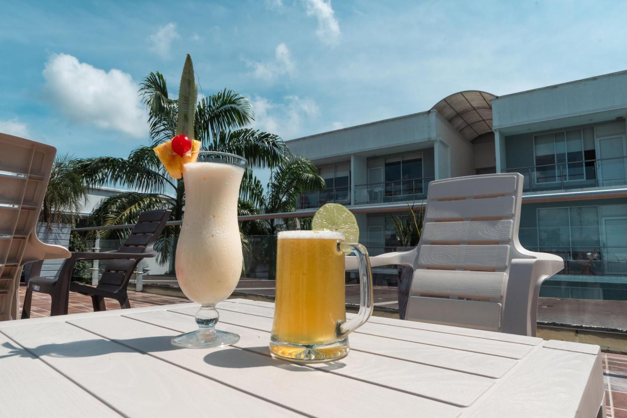 Hotel El Aeropuerto San Jose del Guaviare Ngoại thất bức ảnh