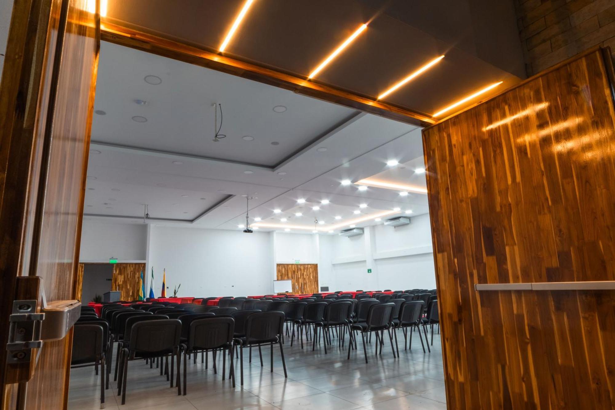 Hotel El Aeropuerto San Jose del Guaviare Ngoại thất bức ảnh