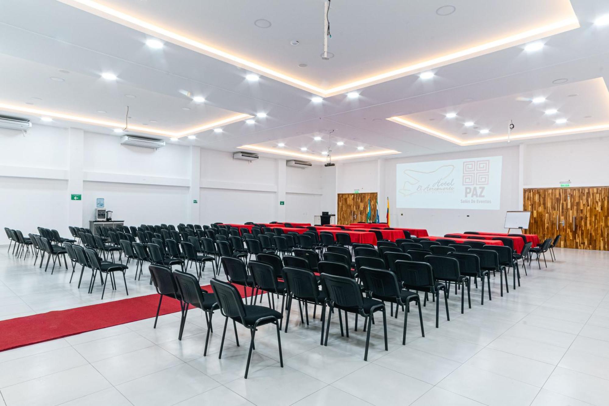 Hotel El Aeropuerto San Jose del Guaviare Ngoại thất bức ảnh