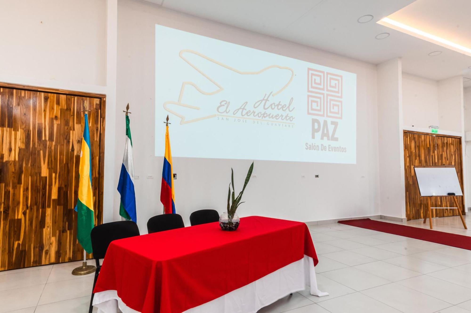 Hotel El Aeropuerto San Jose del Guaviare Ngoại thất bức ảnh